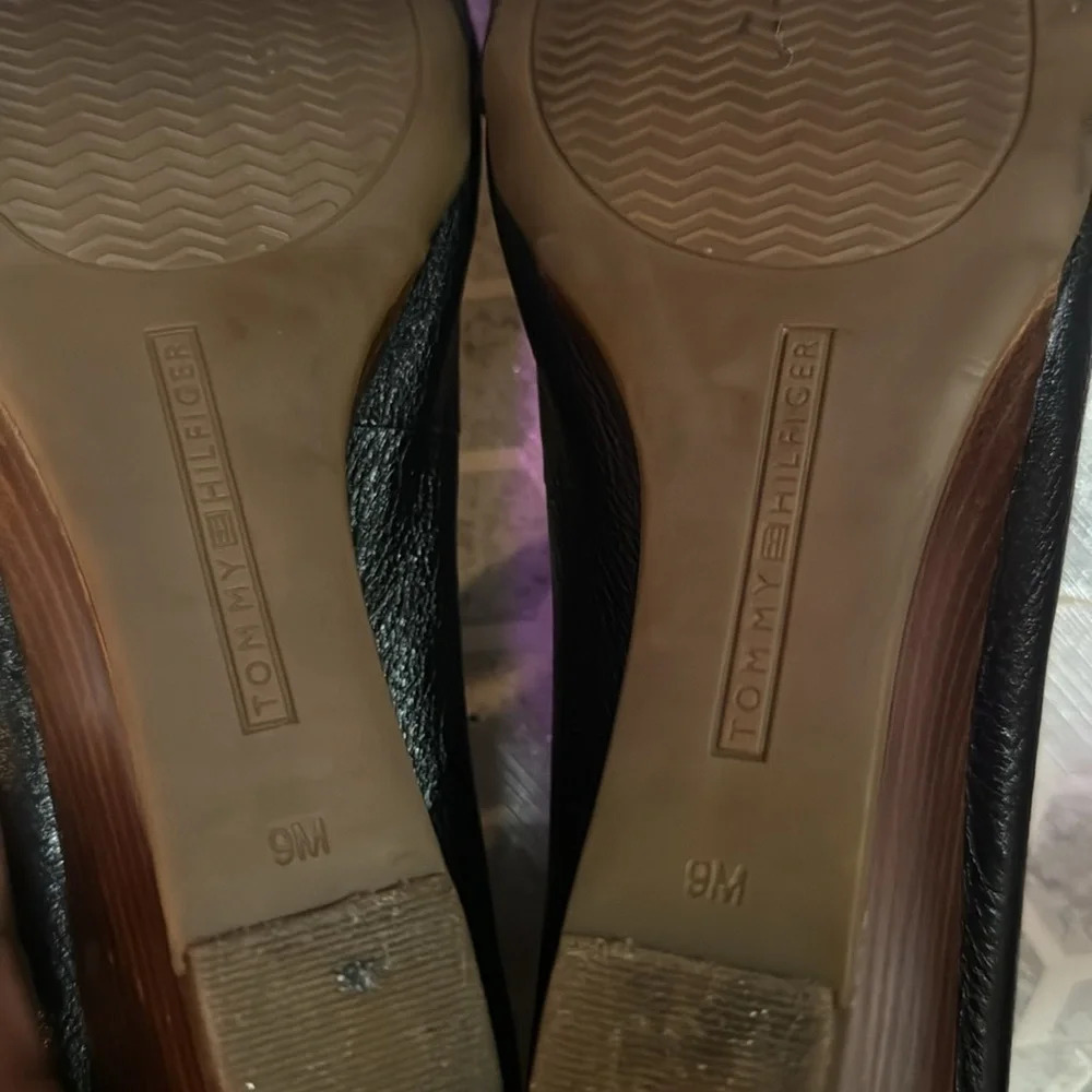 Tommy Hilfiger leather wedges, size 9M. Super cute and sophisticated. - Picture 10 of 12